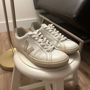 Veja Leather Women's Campo Winter Low Top White Casual Sneakers